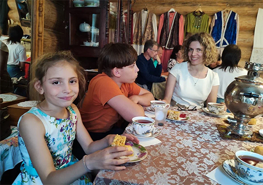  The tea ceremony with traditional local sweets.
